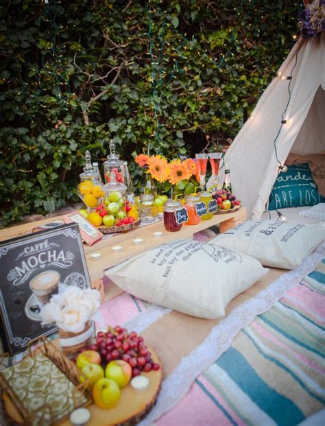 How to Style a Simple Magical Boho Picnic .